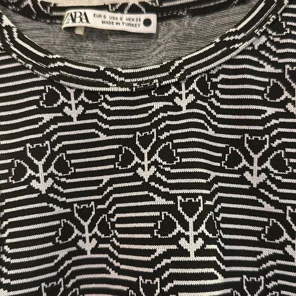 Zara Striped Tulip Print High Neck Cropped Tank Top - Picture 3 of 3